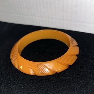 Vintage Bakelite Carved Butterscotch Bangle Round